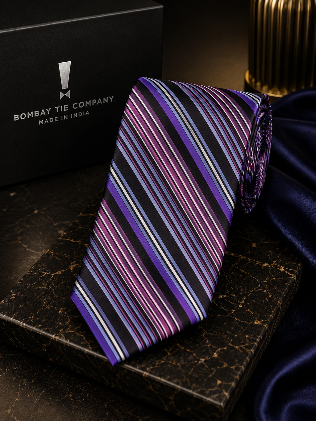 Striking Diagonal Stripe Tie